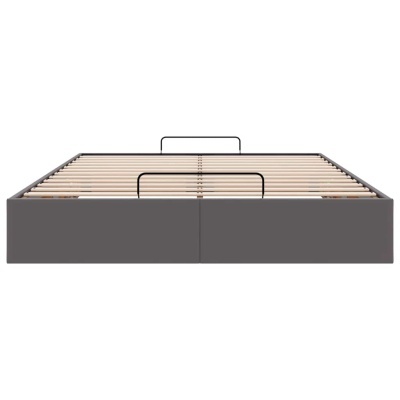 Estrado de cama em madeira cinza com ripas claras e suportes metálicos pretos