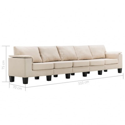 Sofá bege com cinco assentos e almofadas, pés de madeira escura, com dimensões 310x75x70 cm