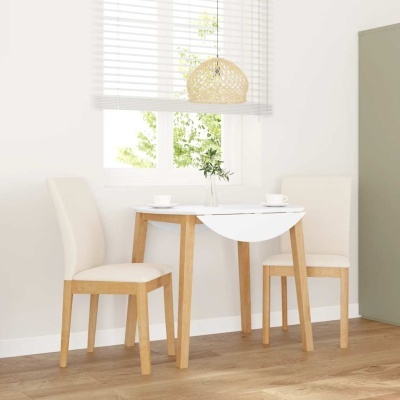 Mesa de jantar branca dobrável com pernas de madeira clara e duas cadeiras estofadas beig