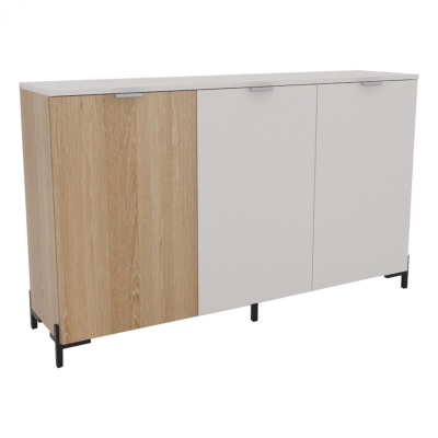 Aparador em madeira clara e branco com pés de metal preto