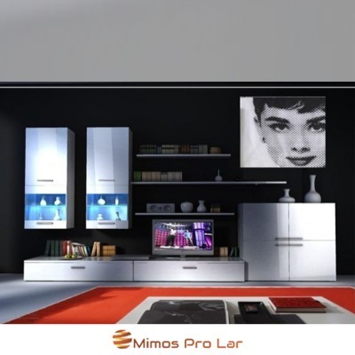 Conjunto de móveis brancos modernos numa sala com parede preta, decoração e quadro preto e branco