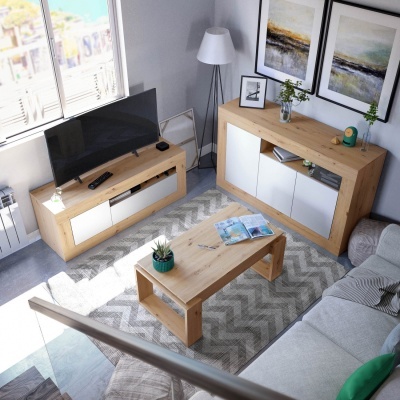 Sala de estar moderna com móveis em madeira clara e detalhes em branco, sofá cinza e decoração minimalista