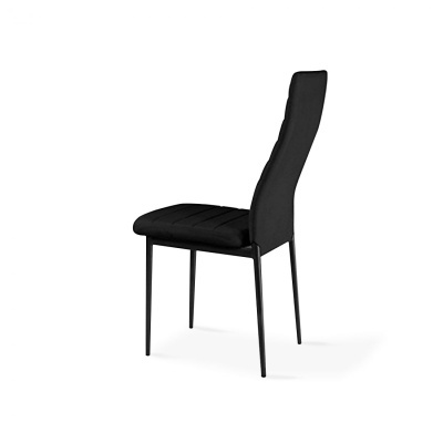 Cadeira moderna preta com estrutura metálica e estofado