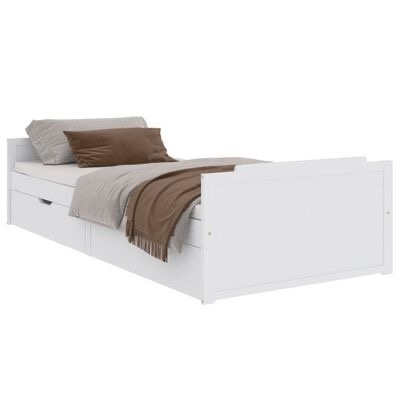 Cama individual branca com gaveta, almofadas e manta castanha