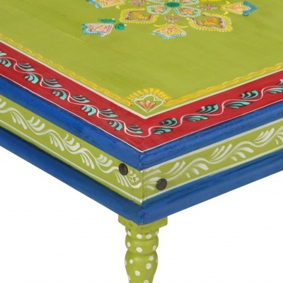 Mesa de madeira pintada à mão com tampo verde claro e decoração floral colorida