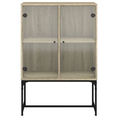 Móvel de madeira com portas de vidro e estrutura metálica preta