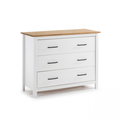 Cómoda branca com tampo de madeira e três gavetas com puxadores pretos