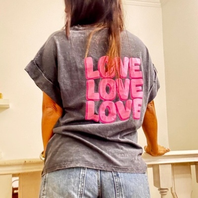 T-Shirt Love Love Love | Várias Cores