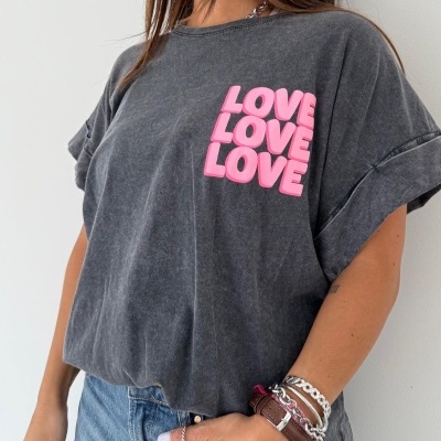 T-Shirt Love Love Love | Várias Cores
