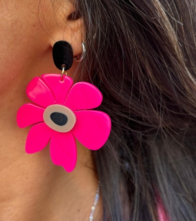 Brincos Flor Rosa Neon