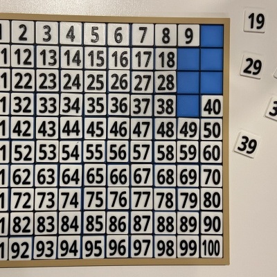 Tabuleiro de contagem de 1 a 100 # Método Montessori