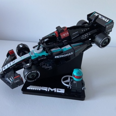 Suporte para LEGO Speed Champions - Carro de Corrida Mercedes-AMG F1 W15