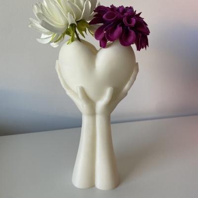 Jarra _ mãos com coração