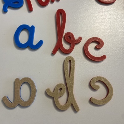 Alfabeto móvel # Letras cursivas # Minúsculas # Dupla face - cor e craft # Controlo do Erro