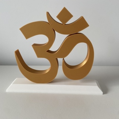 Peça decorativa – Símbolo Om (ॐ)