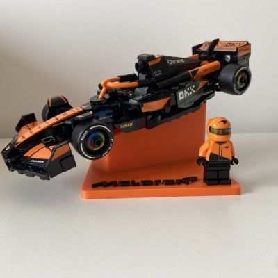 Suporte para LEGO Speed Champions - Laranja - Carro de Corrida McLaren F1 Team MCL38
