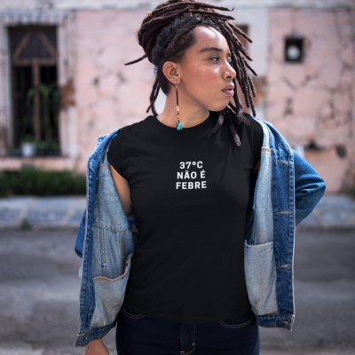 T-shirt PEARLS Preta - "37 NÃO É FEBRE"