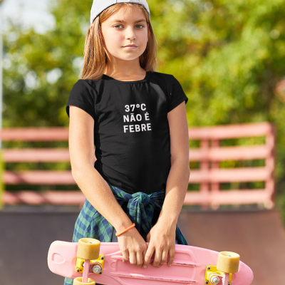T-shirt Criança Unissexo PEARLS Preta - "37 NÃO É FEBRE"