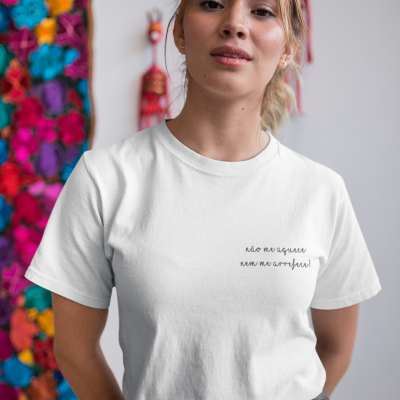 T-shirt Atitude - "não me aquece nem me arrefece"