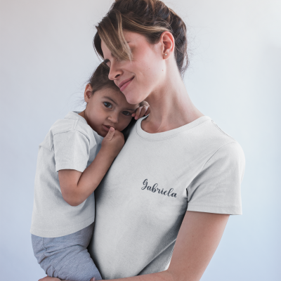 T-shirt - "Gabriela" - Personalizável