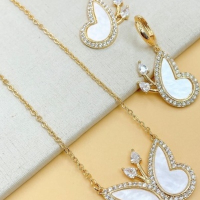 Conjunto Semijoia Borboleta em Madre-Pérola