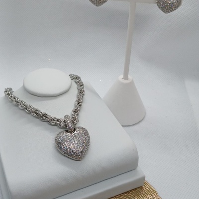 Conjunto semijoia coração em Ródio Branco