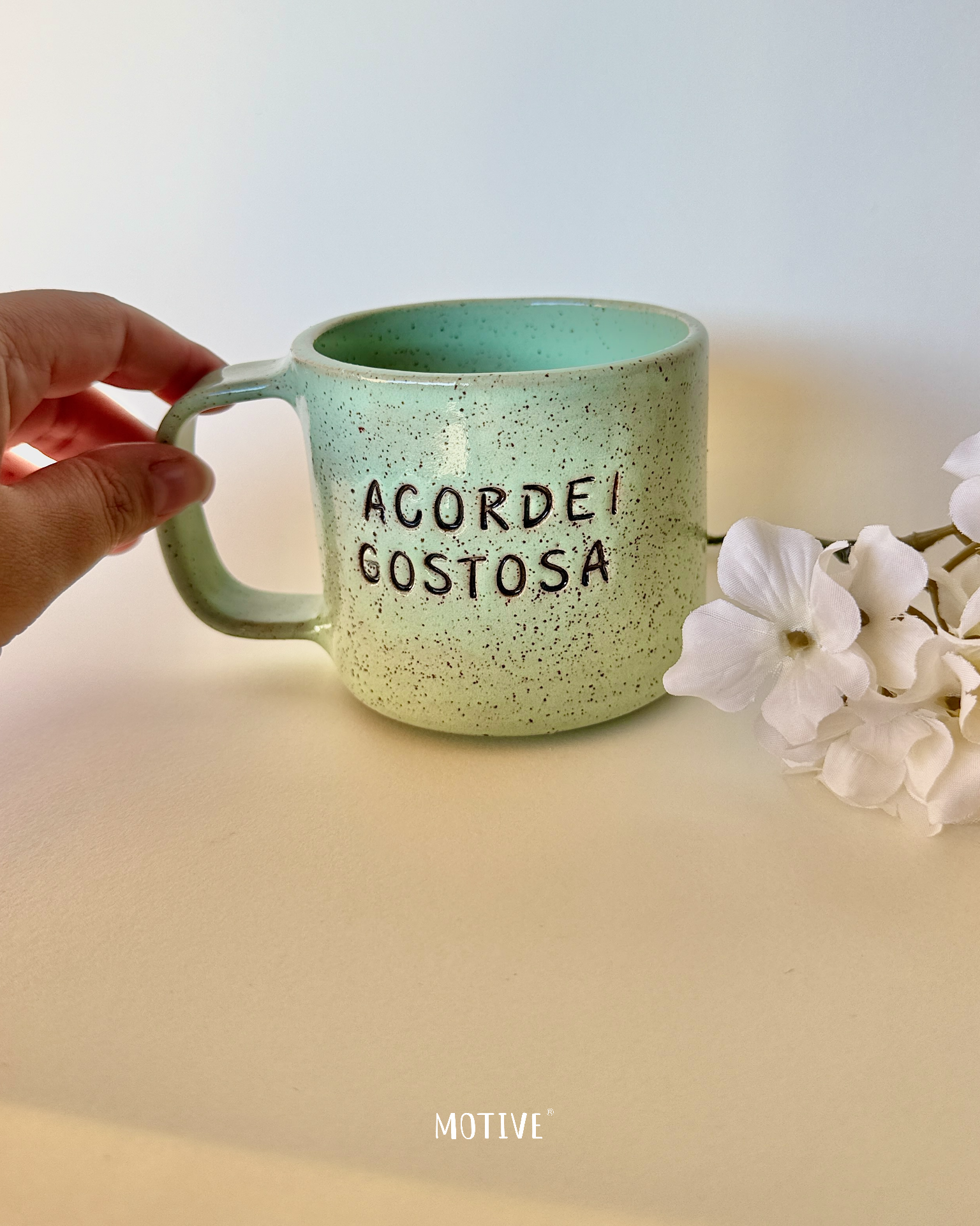Caneca Acordei Gostosa Verde Caneca Acordei Gostosa Verde