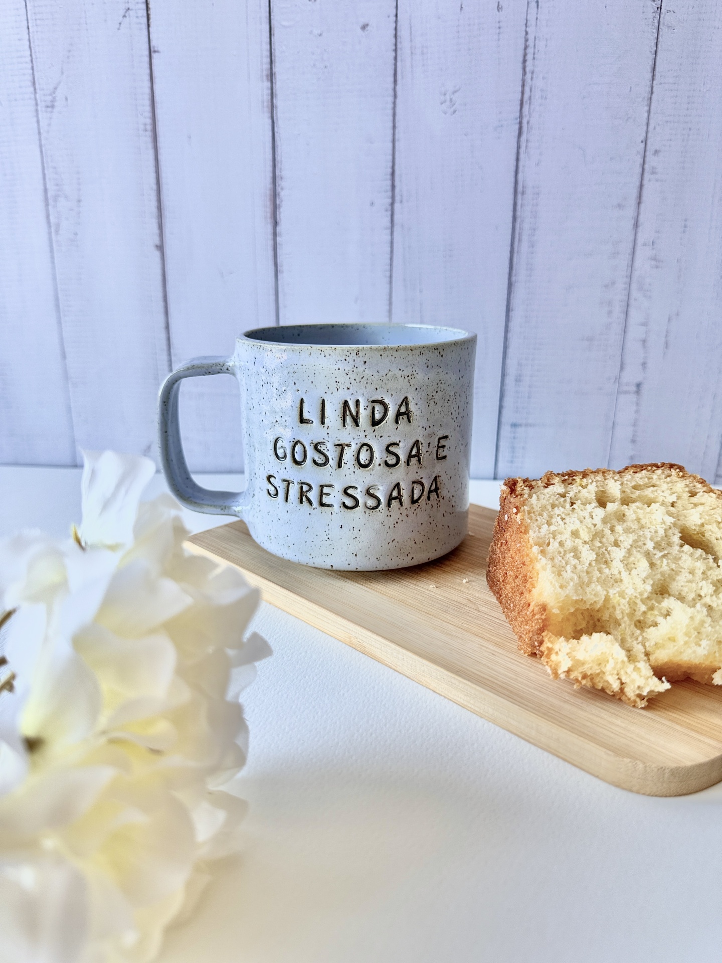 Caneca Linda, Gostosa e Stressada Azul Claro Caneca Linda, Gostosa e Stressada Azul Claro