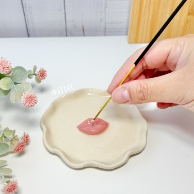 Incensário Sopro do Beijo