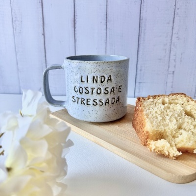 Caneca Linda, Gostosa e Stressada Azul Claro