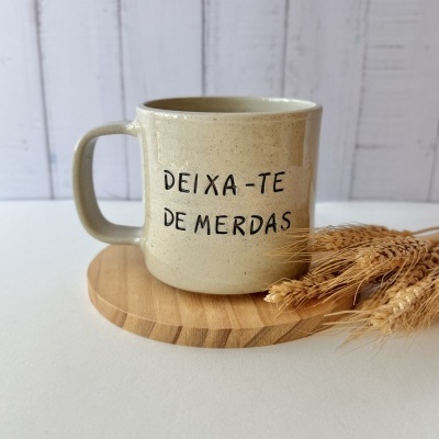 Caneca Deixa-te de Merdas