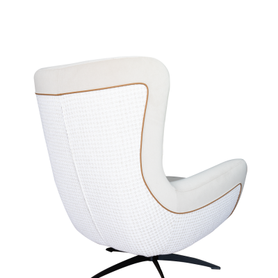 cadeira branca de design com base metálica preta