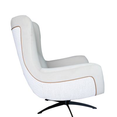 Poltrona branca moderna com base preta e revestimento texturizado