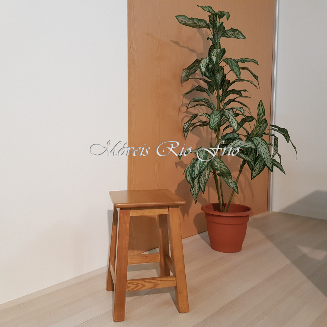 Banco&#x20;Linha&#x20;Rio&#x20;Frio