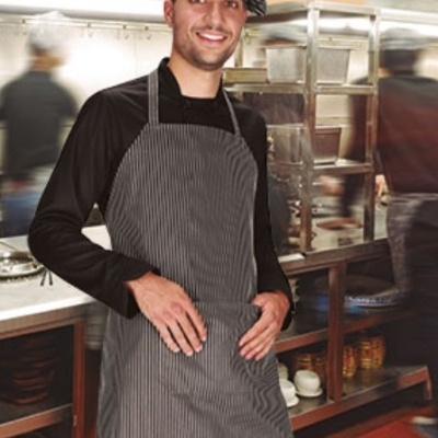 Avental com peto, bolso e risca de giz. 65% poliester 35% algodão