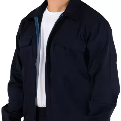 Casaco em sarja;  65% Poliester 35% Algodão de 200 g.