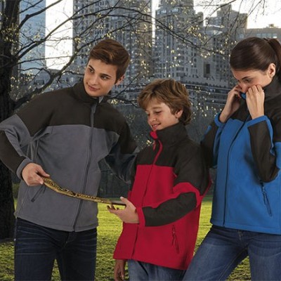 Casaco Softshell 91% Polyester, 9% PU. Tecnologia Softshell 400 grs/m2