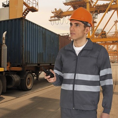 Casacos Sarja  65% Poliéster, 35% Algodão.