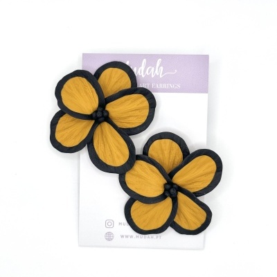 Flor grande - amarelo torrado e preto