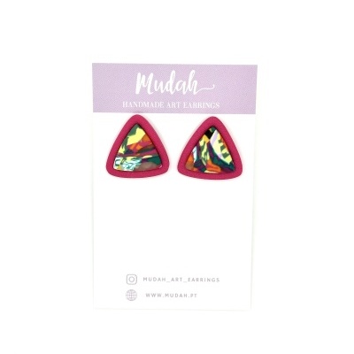 Brincos triangulares - rosa e padrão colorido