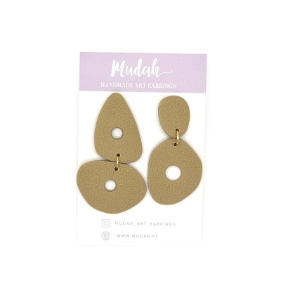 Brincos assimétricos - creme