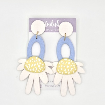 Madalena - branco, azul e padrão amarelo manteiga e branco