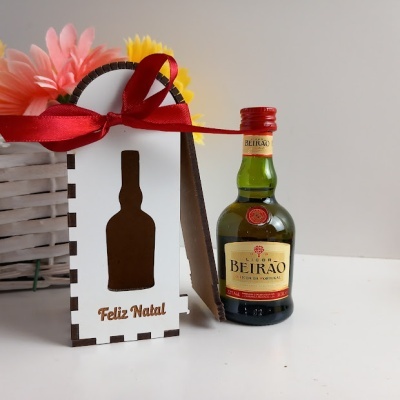 Caixinha e miniatura beirão