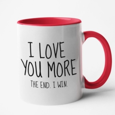 Caneca com asa e interior vermelho