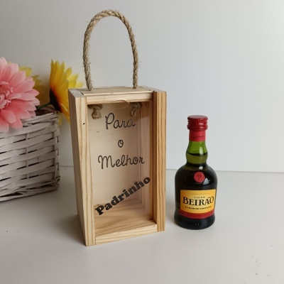 Caixinha e miniatura beirão