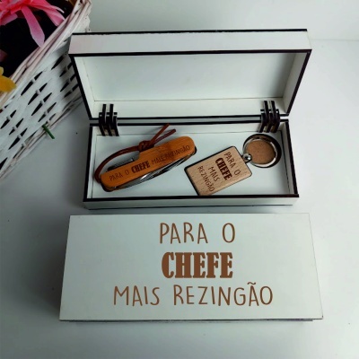 Caixa com porta chaves e navalha