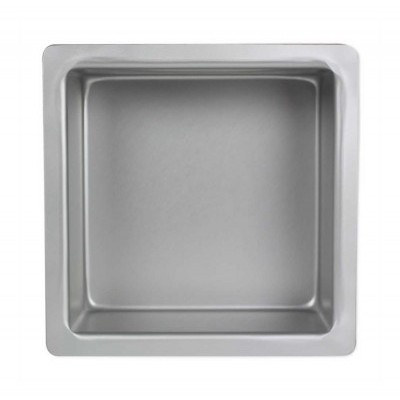 Forma quadrada para bolos em metal prateado com bordas elevadas