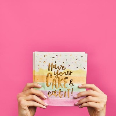 Guardanapos com design colorido e texto dourado 'Have your CAKE & eat it!'