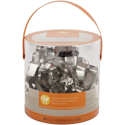 Conjunto de cortadores de biscoitos em aço inoxidável com embalagem transparente e detalhes em laranja