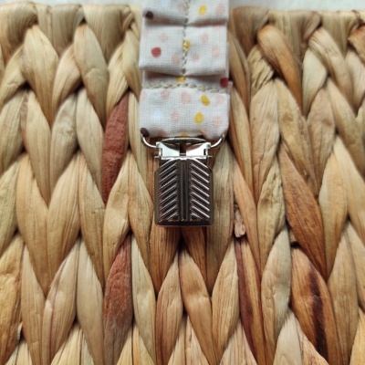 Prende-chupetas Thamires